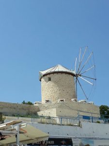 huzurlu mavi alaçatı çeşme