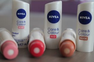 Gratis hafta sonu indirimi - Nivea Dudak Bakım Ürünleri